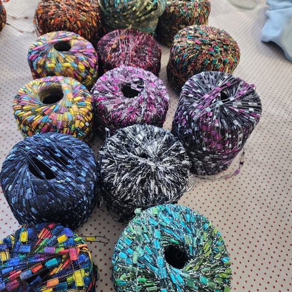 Beautiful lot of decorative yarn. - Picture 4 of 4